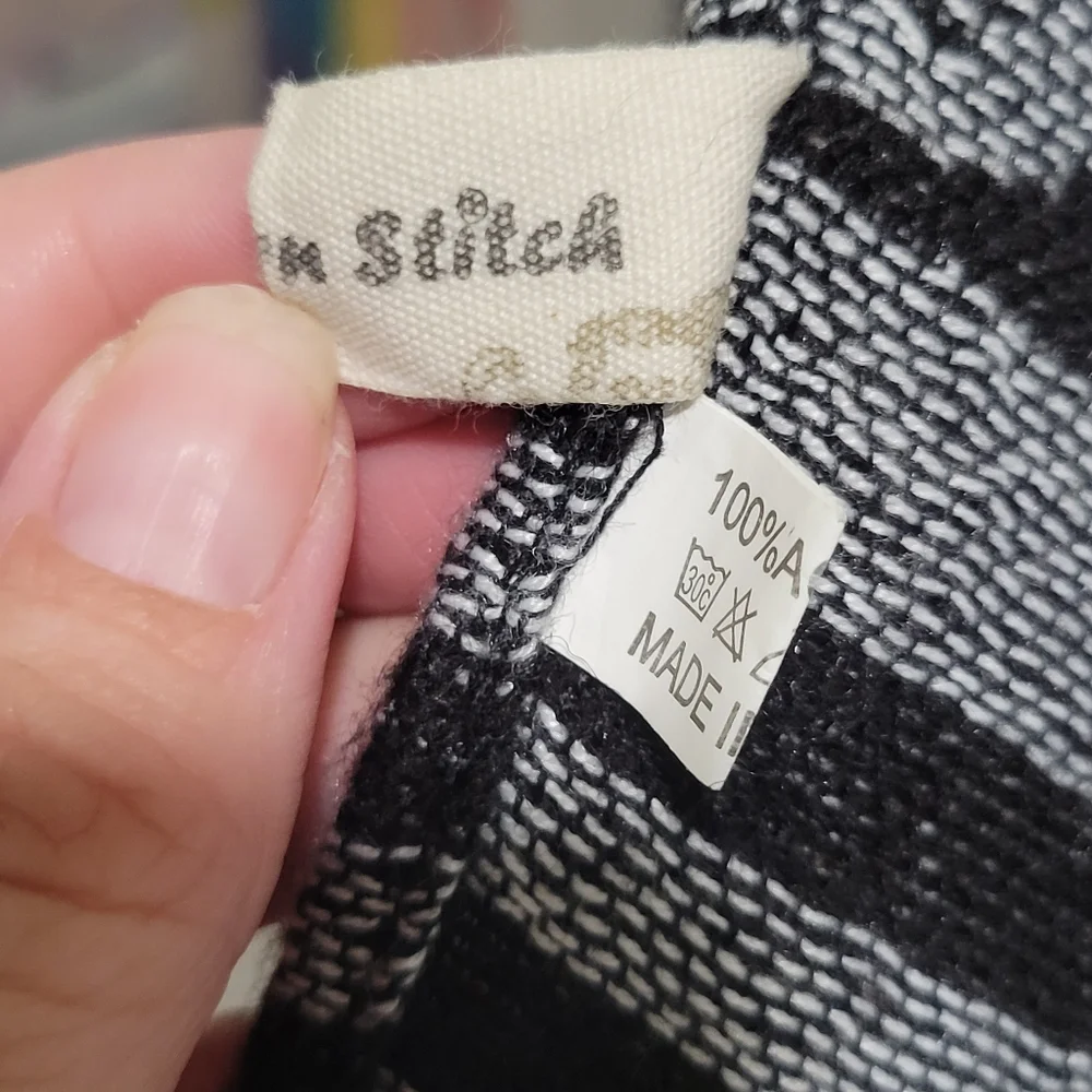 Southern Stitch Women's Leopard Knit Woven Poncho Cape O/S Black Gray Fringe - Picture 11 of 12